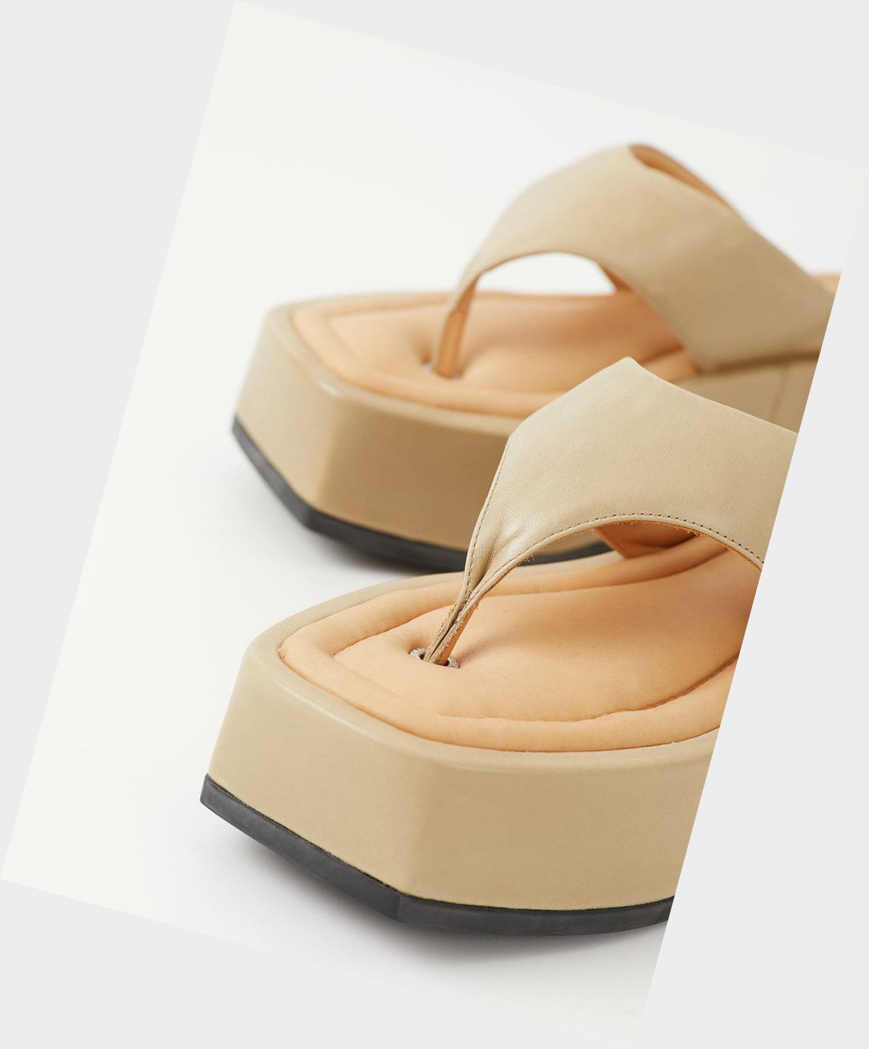 Women's Vagabond Juno Platform Sandals Beige | FSNECV217